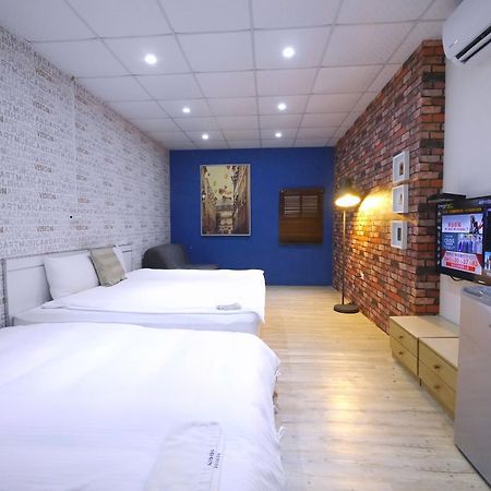 Luca Hotel Taichung Exterior photo